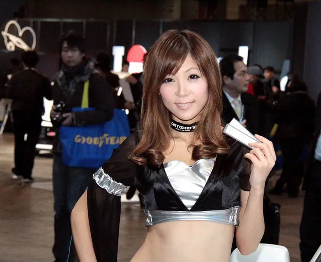 Gadis Tokyo Auto Salon 2013