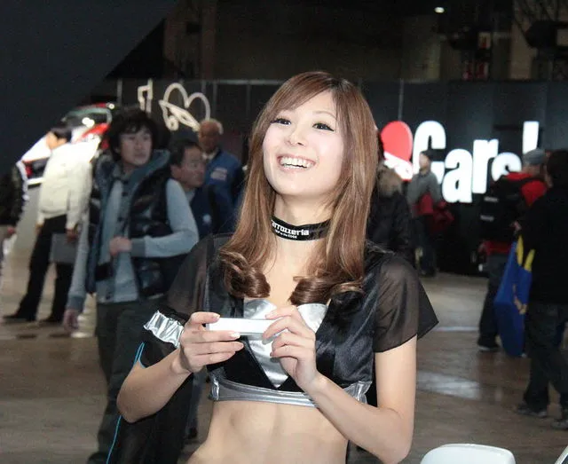 Gadis Tokyo Auto Salon 2013
