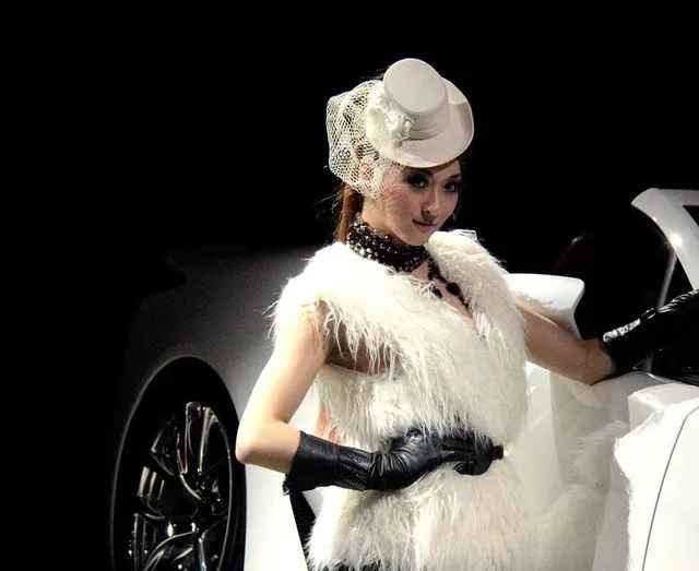 Gadis Tokyo Auto Salon 2013
