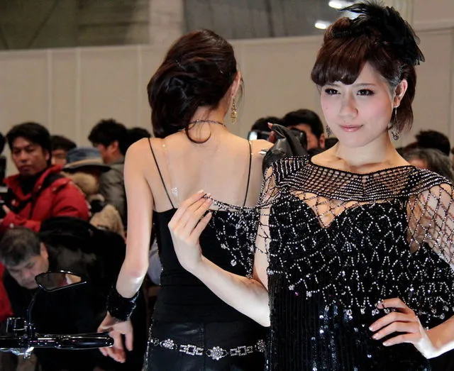 Gadis Tokyo Auto Salon 2013