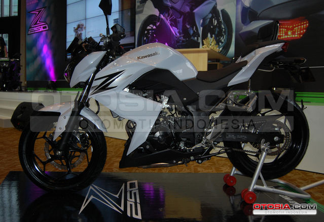 WOW...!!! NEw Kawasaki Z250 Keren ABIZZ 