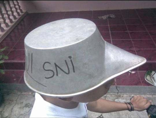 Kumpulan Helm SNI,di jamin ngakak