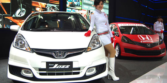 Pengen Tau 15 Mobil Terlaris Indonesia 2013??