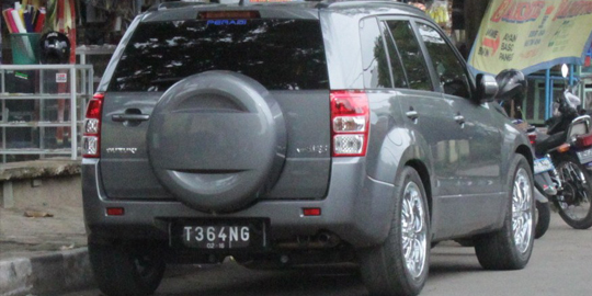 10 Pelat Nomor Mobil Paling Ngeres