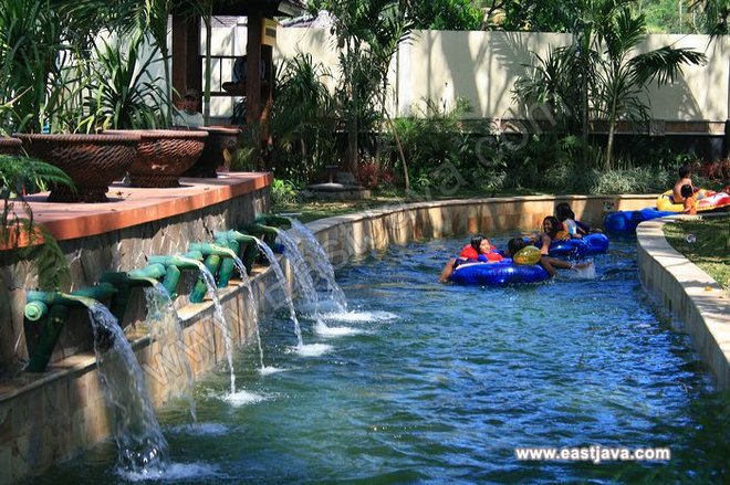 Tempat-tempat yang konon bisa bikin enteng jodoh