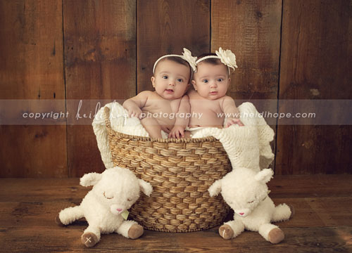 10 Foto Bayi Kembar Yang Lucu dan Unik