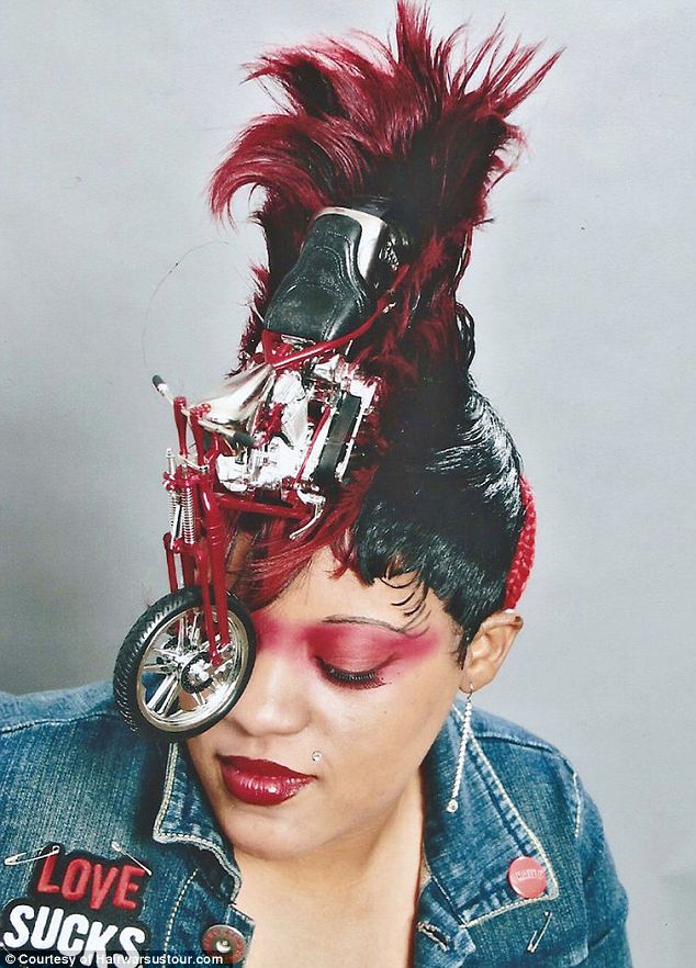 Kontes Rambut Ekstrim, Dari Model Helikopter Hingga Sepeda Motor