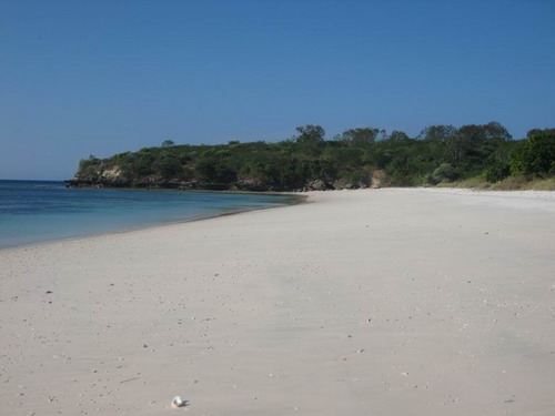 Pesona 5 Tempat Wisata Pantai di Pulau Jawa