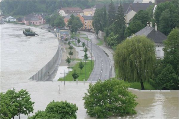 (pic) Kereeen... Proteksi Banjir di Krems, Austria