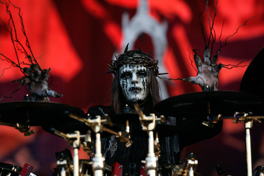 KISAH HIDUP : Nathan Jonas Jordison, Drummer Pengidap Transverse Myelitis!