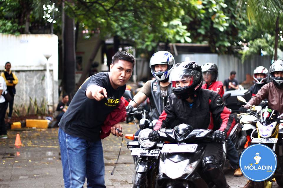 yuk-kaskuser-kampanyekan-gaya-alaypersetan-dg-safety-riding