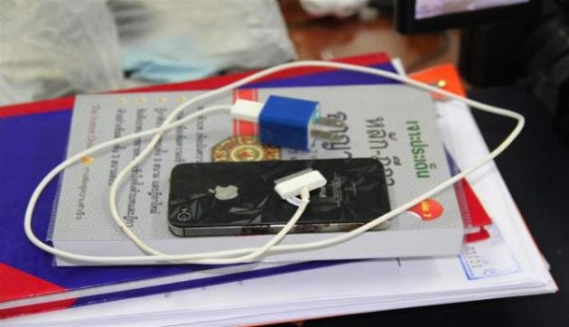 Pria Thailand tewas ketika menelepon menggunakan iPhone yang sedang di-charge