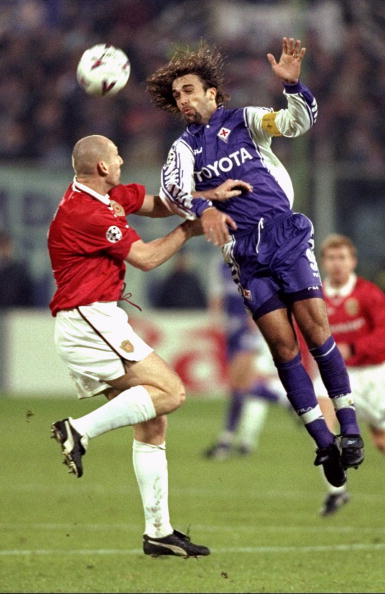 11 PENYERANG DENGAN SUNDULAN YANG AKURAT