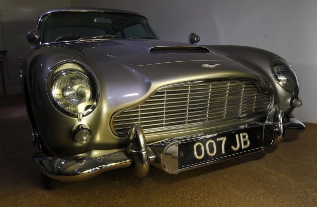 Pameran Mobil James Bond