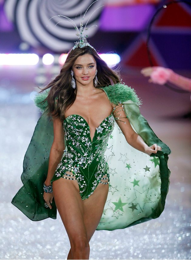 {HOT} Bra Yang Bertabur Berlian (Koleksi Terbaru Lingerie Victoria's Secret)