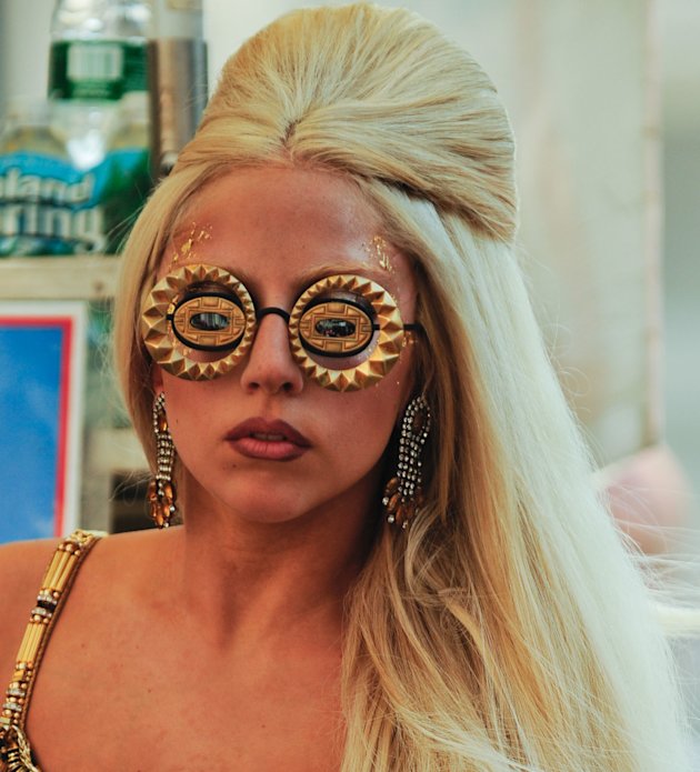 Gaya Kaca Mata Ala Lady GAGA