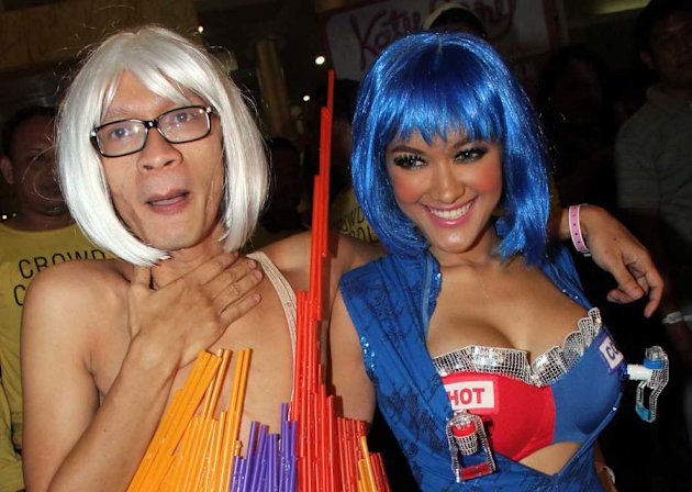 lounge-gosip-nyok--tempat-kumpul-biang-dan-berita-gosip