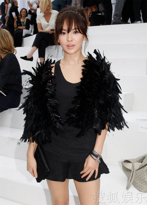 10 Seleb Korea Paling Populer Maret 2013