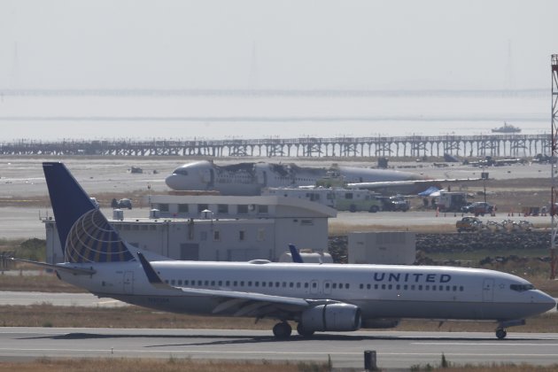 Foto Kecelakaan Boeing 777 Asiana Airlines di San Francisco