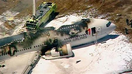 Foto Kecelakaan Boeing 777 Asiana Airlines di San Francisco