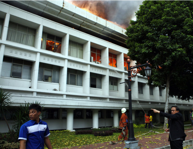 Foto Kebakaran Gedung Sekretariat Negara