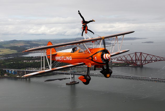 13 FotoAksi Gila Akrobatik Menantang Bahaya &#91;Serba 13&#93;
