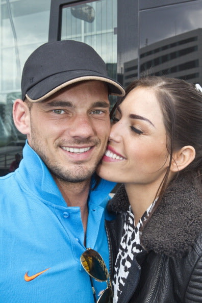 &#91;Garuda Vs Oranje&#93; Wife &amp; Girl Friend &#91;WAGs) Tim Oranje