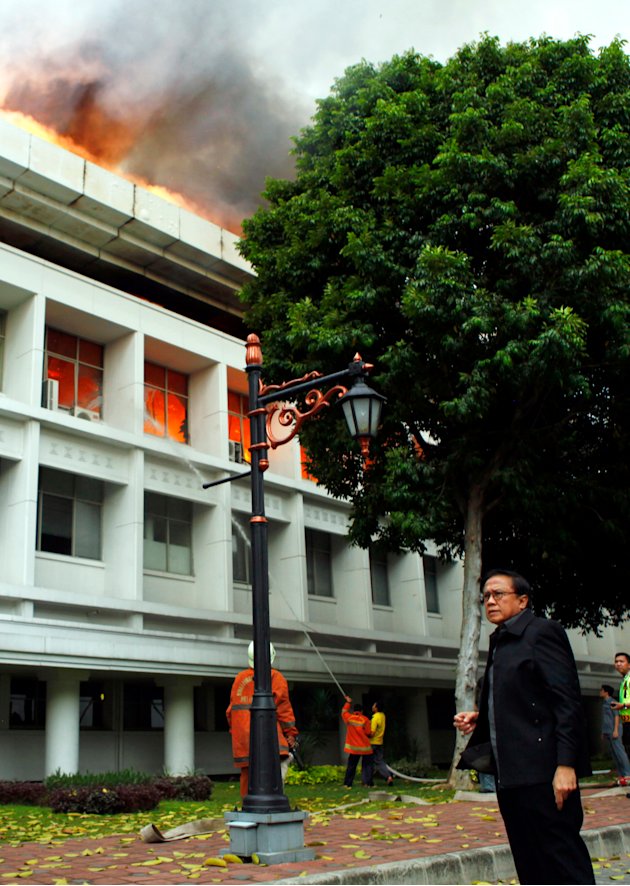 Foto Kebakaran Gedung Sekretariat Negara