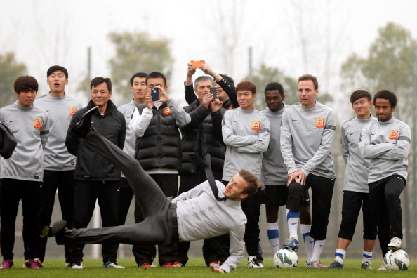 DAVID BECKHAM TERPELESET DI PEKING