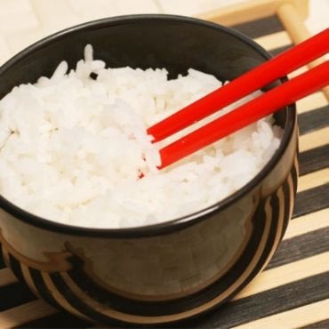 Makan Nasi Berlebih Membahayakan Otak?