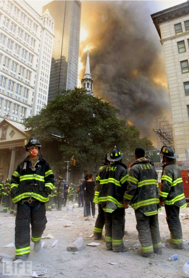 25 Foto menggugah dari peristiwa 9/11