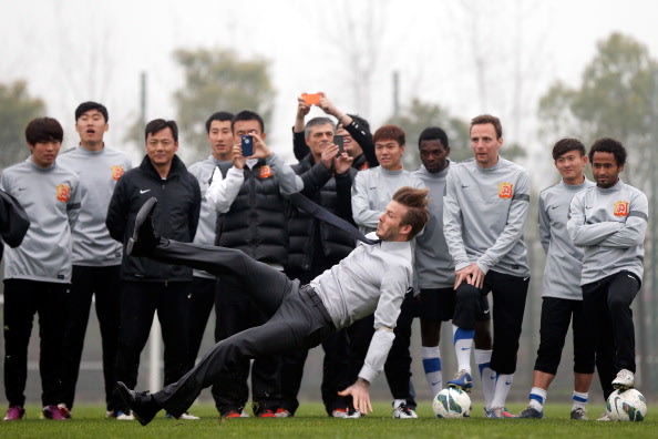 DAVID BECKHAM TERPELESET DI PEKING