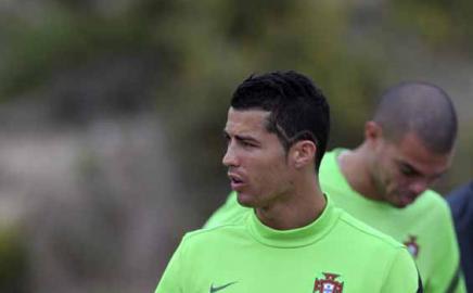 Huruf V di Rambut Ronaldo
