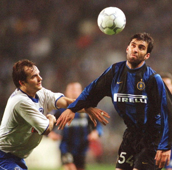 11 PENYERANG DENGAN SUNDULAN YANG AKURAT