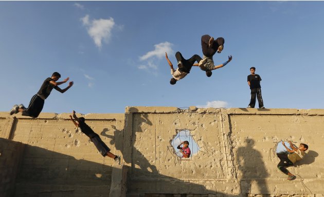 Remaja Palestina Belajar Parkour
