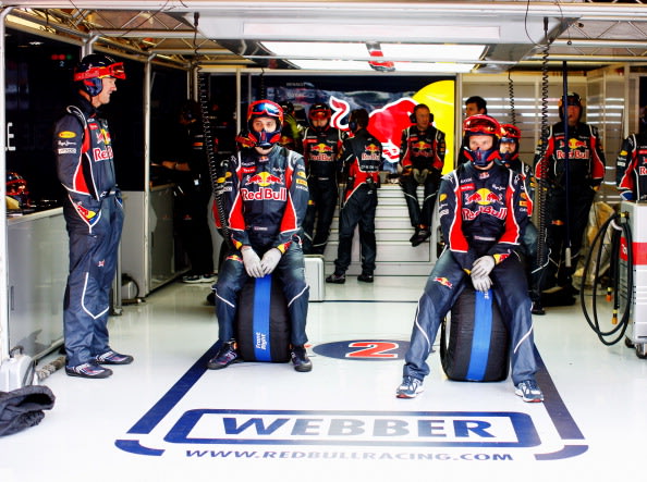 Kru Pit Stop Balap Formula 1 yang Keren-keren