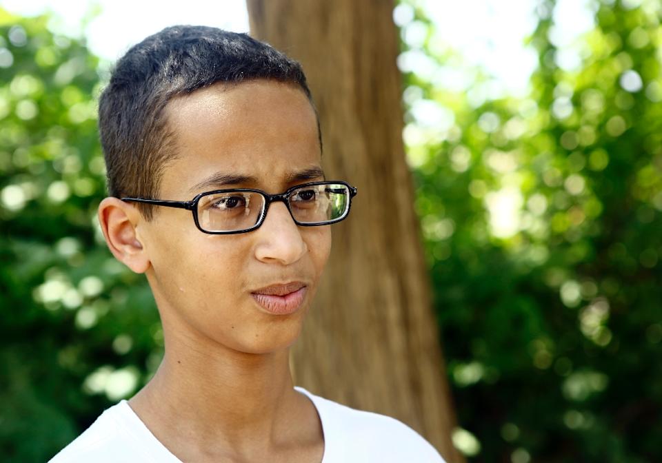 US Muslim teen accused of clock bomb seeks $15 million