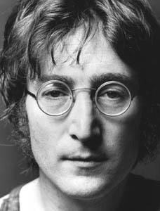 Hollywood Walk of Fame Milik John Lennon Dicoret-Coret!