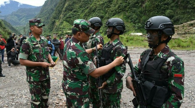 terjadi-kembali-baku-tembak-dgn-kkb-prajurit-tni-gugur-di-papua