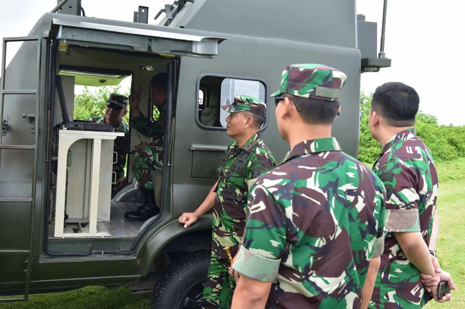 PENEMBAKAN RUDAL QW-3 DI PANTAI SANTOLO