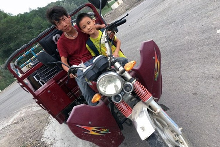 Ayah ini Mengajarkan Anaknya untuk Tidak Manja (Sangat Menginspirasi)