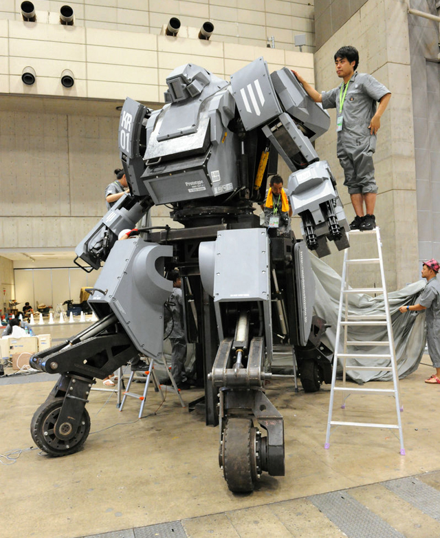 Robot Gundam di Dunia Nyata, 12 milyar gan!!! Berminat??!! cekidot (Video)..