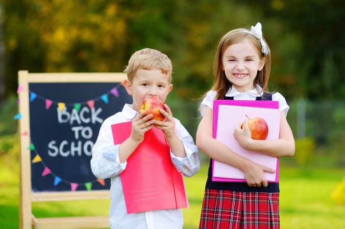 5 Cara Buat Anak Bebas Tangisan di Hari Pertama Sekolah
