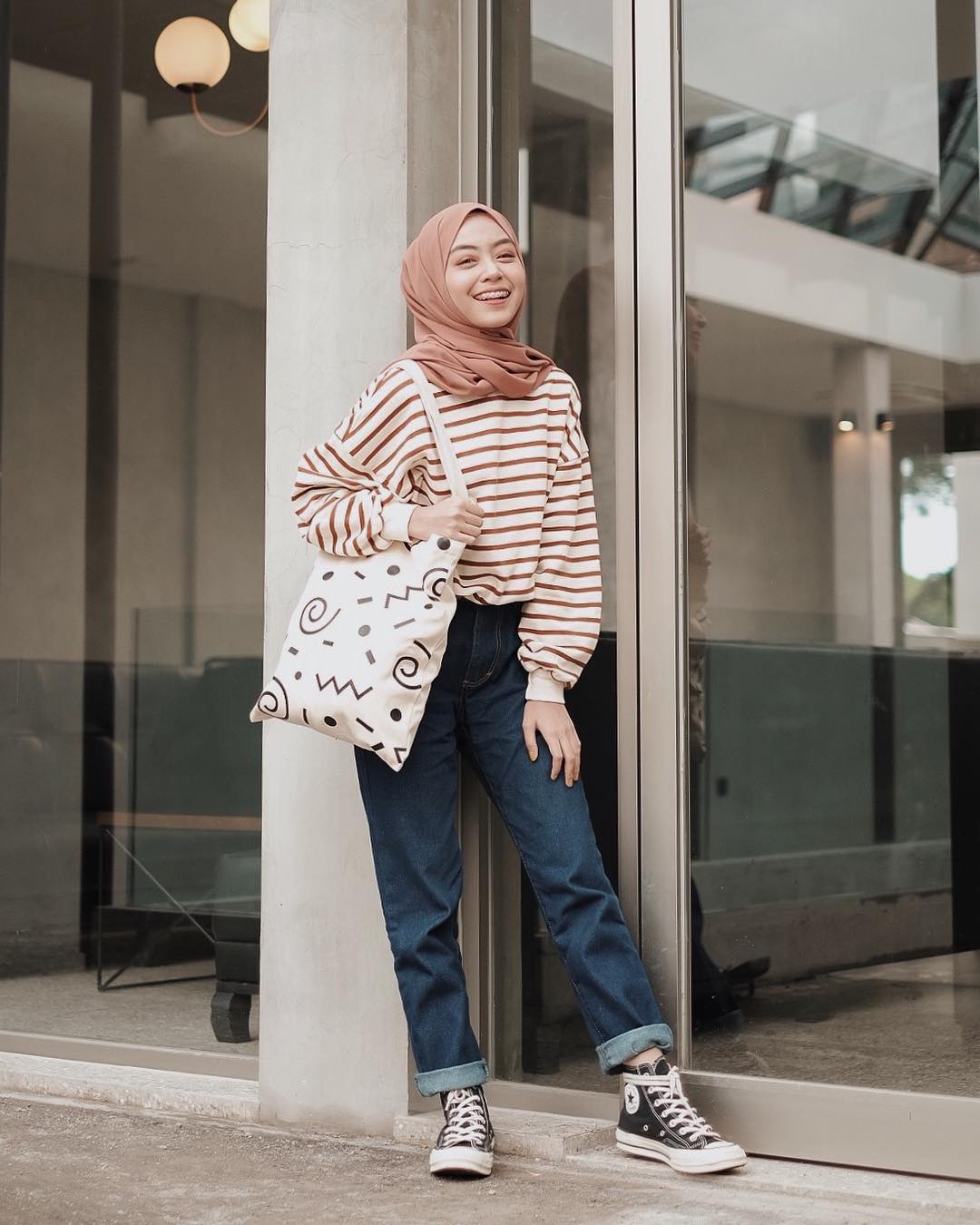 Yuk Intip Tote Bag Yang lagi Hits Buat Sista Hijabers !!!