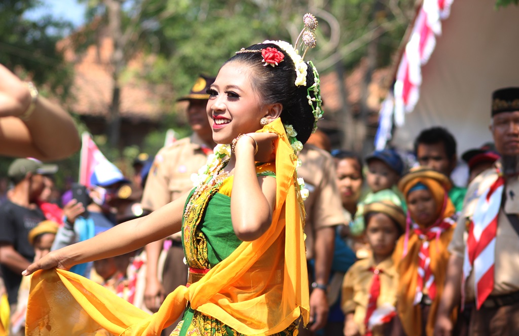 10 Tari Tradisional Indonesia yang Paling Populer