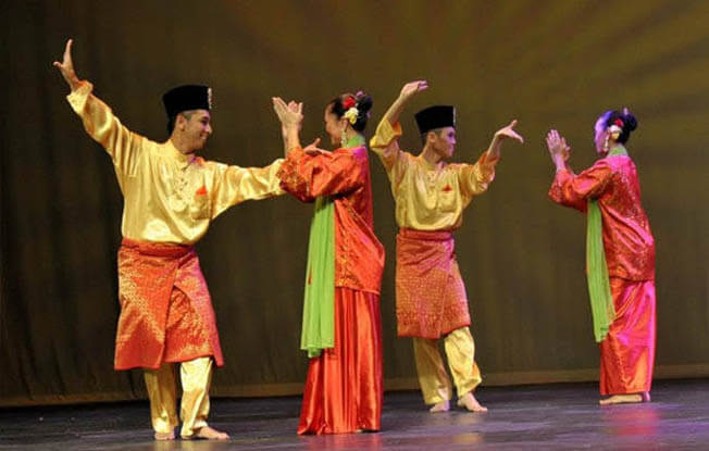 10 Tari Tradisional Indonesia yang Paling Populer