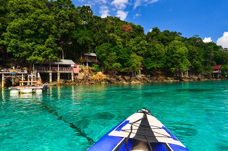 10 Pantai Terindah di Indonesia, Pernah Ke No Berapa Aja?