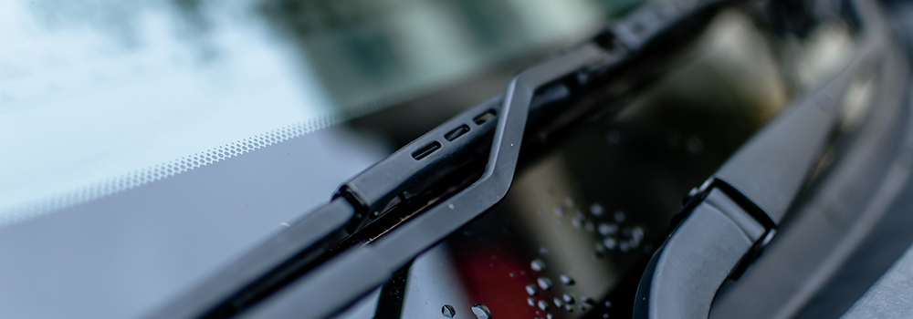 Cara Merawat Wiper Mobil Saat Musim Hujan