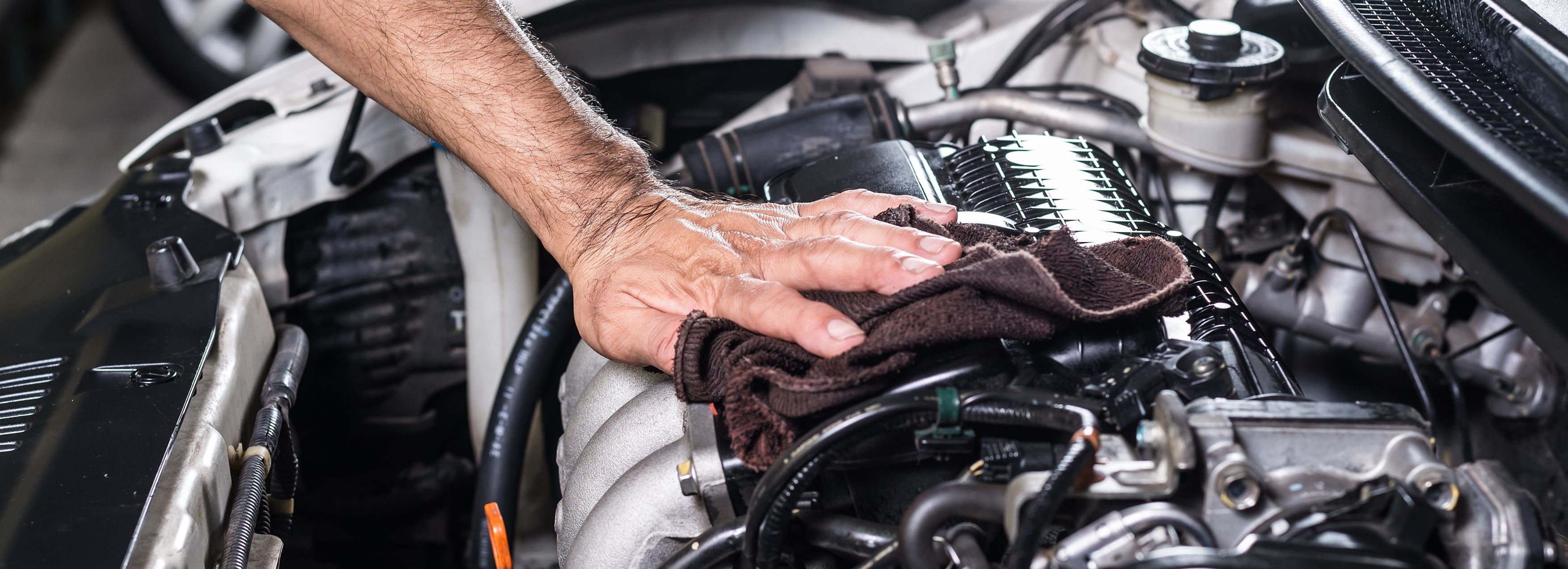 Tips Merawat Mesin Mobil biar Awet