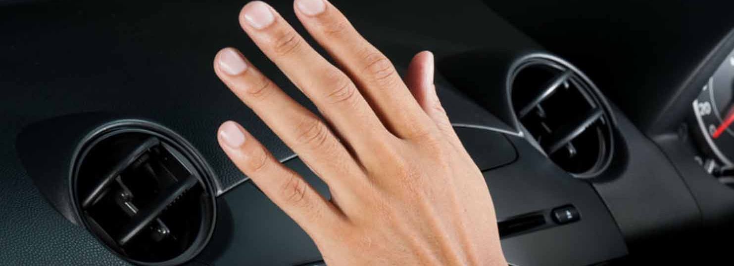 AC Mobil Nggak Dingin? Cek 10 Penyebabnya di Sini